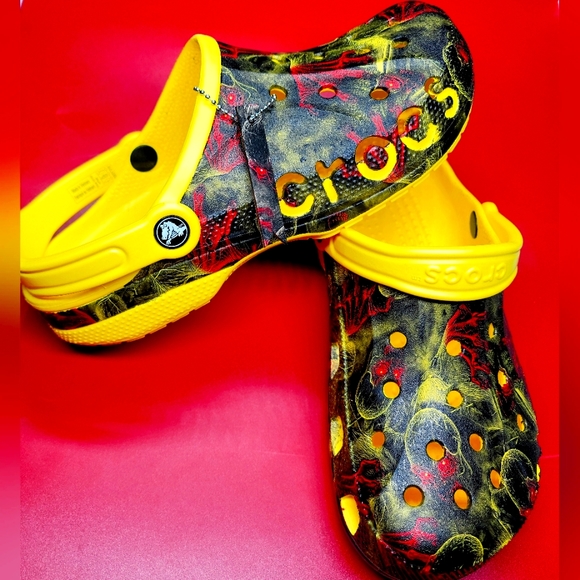 Crocs Baya Clogs Professionally Customized With Grave Crawlers Sz 7 Men 9 Women - Picture 1 of 4